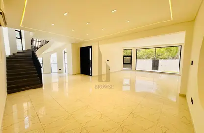 Villa - 5 Bedrooms - 5 Bathrooms for rent in Jumeirah 1 Villas - Jumeirah 1 - Jumeirah - Dubai