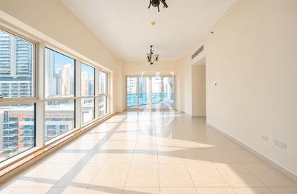 Apartment - 2 - 3 for rent in Cascades Tower - Dubai Marina - Dubai