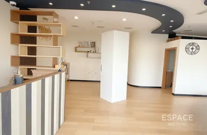 Retail - Studio for rent in Business Tower - Business Bay - Dubai