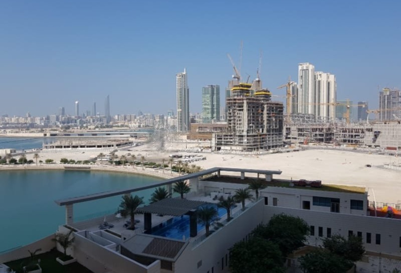 Stunning 1BR | Sea and Pool View | Prime Area
