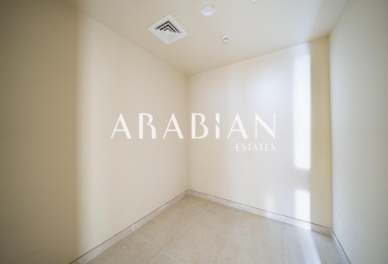 Prime Location l Vacant l Fully Furnished | Vacant photo 9