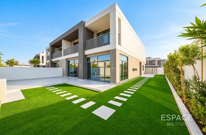 Villa - 5 - 7 for sale in The Pulse Beachfront - The Pulse - Residential District - Dubai South (Dubai World Central) - Dubai