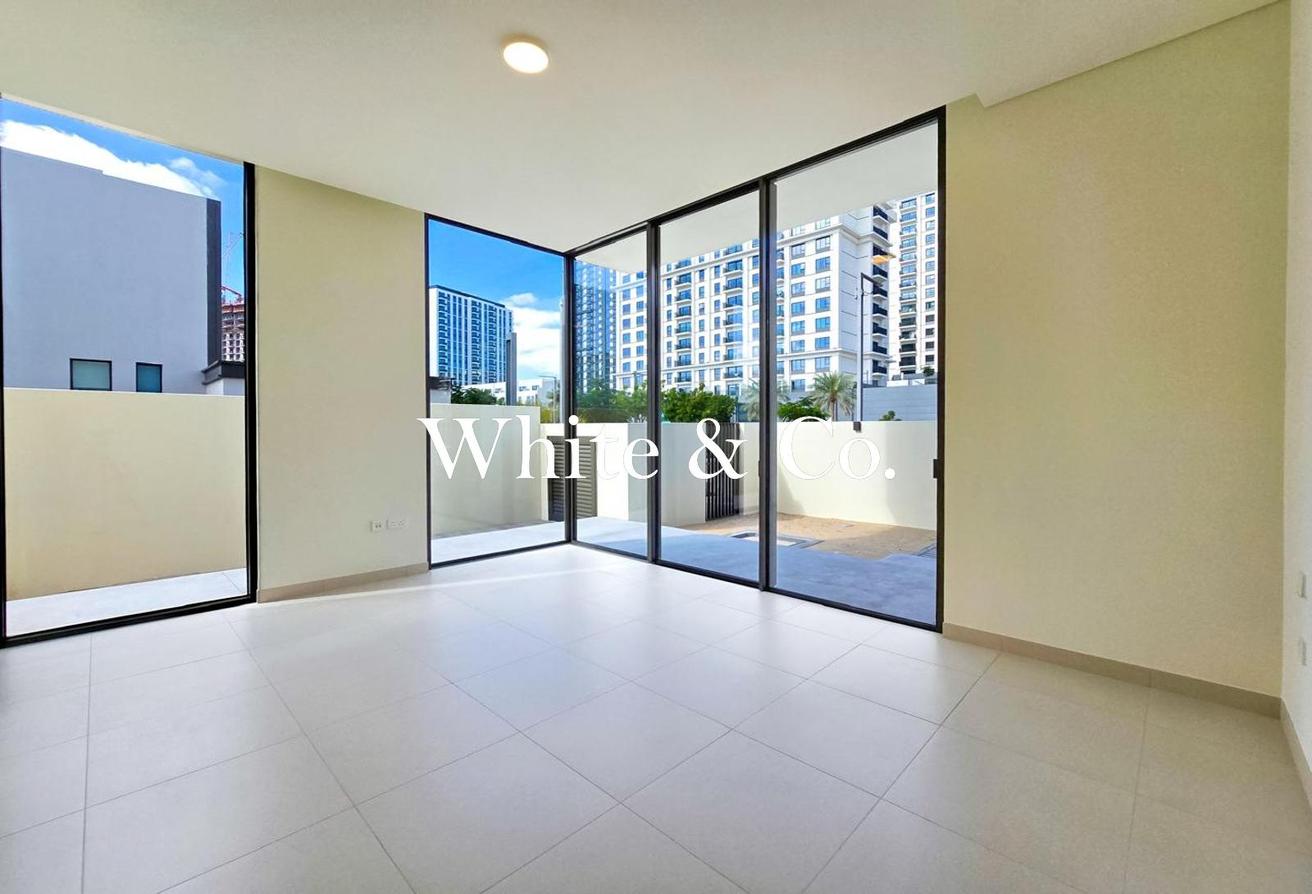 Available Now | Premium Villa | 5 Bedroom photo 3