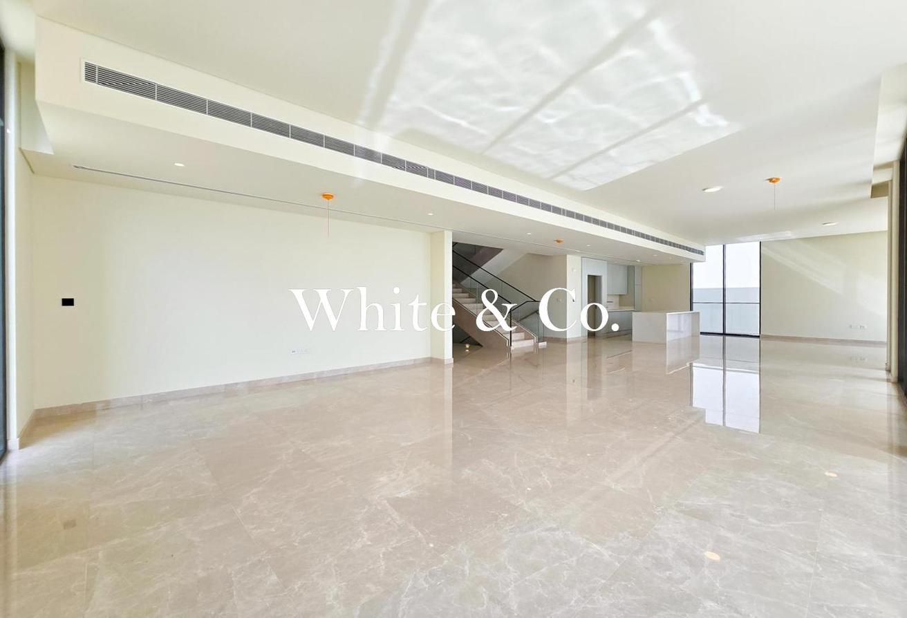 Available Now | Premium Villa | 5 Bedroom photo 6