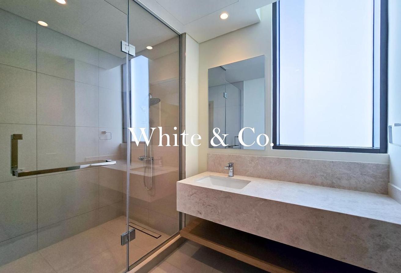 Available Now | Premium Villa | 5 Bedroom photo 12