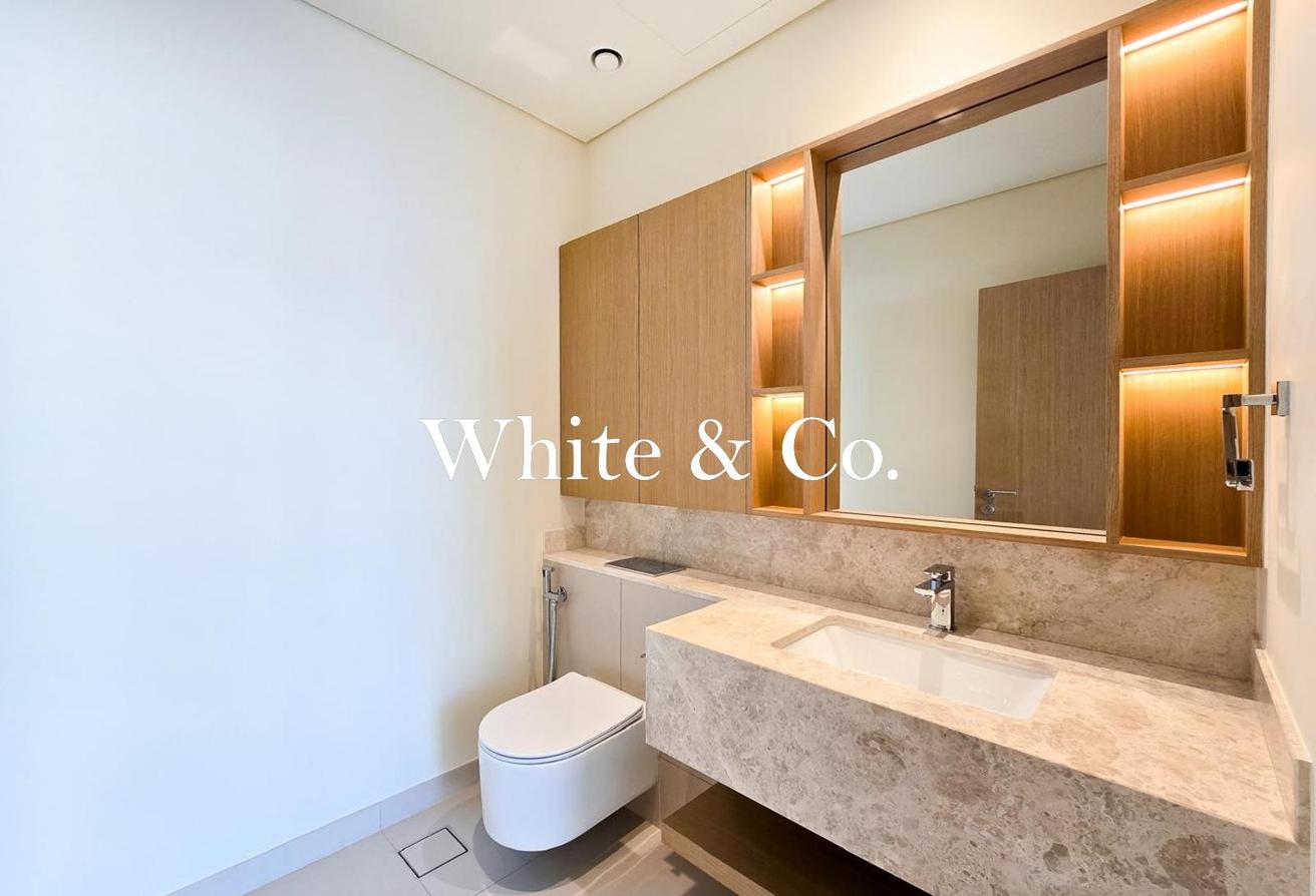 Available Now | Premium Villa | 5 Bedroom photo 8