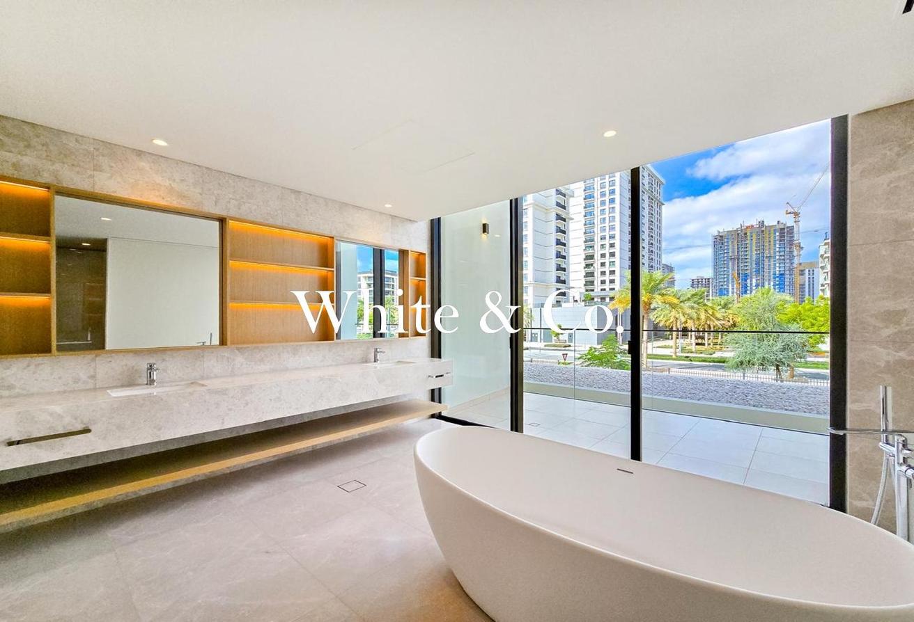 Available Now | Premium Villa | 5 Bedroom photo 14