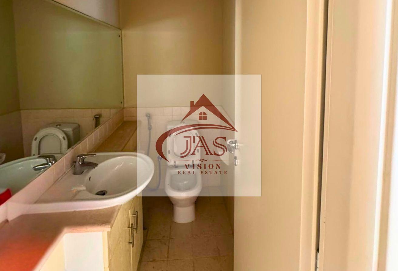 Spacious 4BHK | Private Garden | Gated Community photo 7