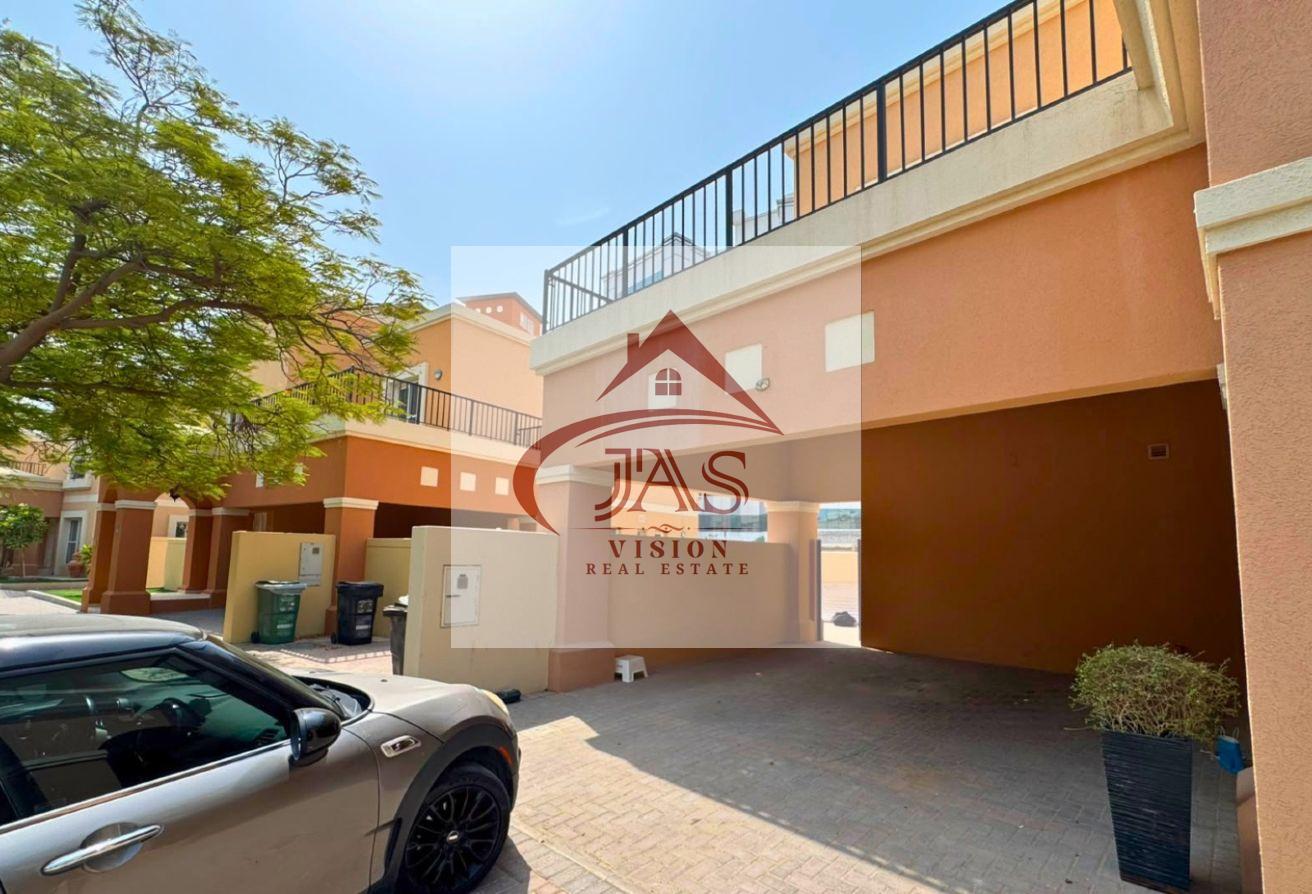 Spacious 4BHK | Private Garden | Gated Community photo 2