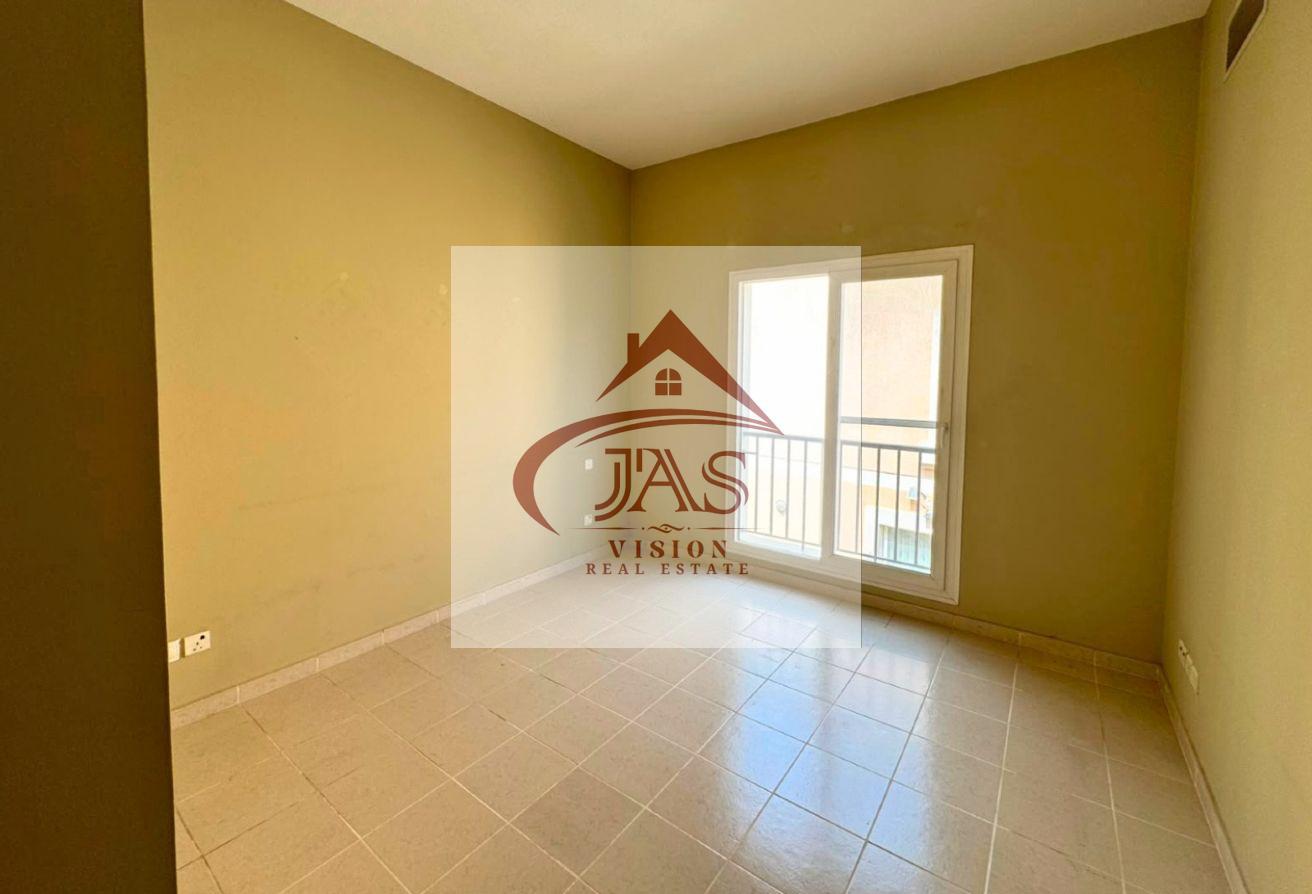 Spacious 4BHK | Private Garden | Gated Community photo 16