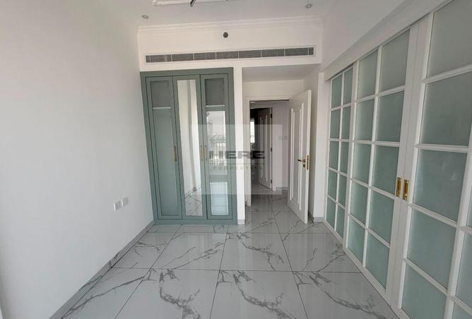 138300000 - Property Image 3
