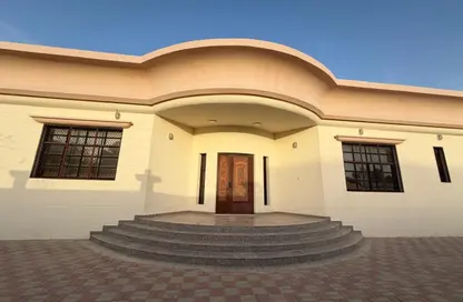 فيلا - 7 غرف نوم - 7 حمامات للايجار في الرفاع - رأس الخيمة