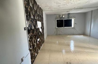Apartment - Studio - 1 Bathroom for rent in Al Wahda Building - Al Majaz 2 - Al Majaz - Sharjah