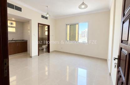 Apartment - Studio - 1 for rent in Al Butina 9 Building - Bu Tina - Al Sharq - Sharjah