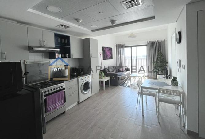 Close to Metro | Elegantly Furnished 1BR Apartment photo 2