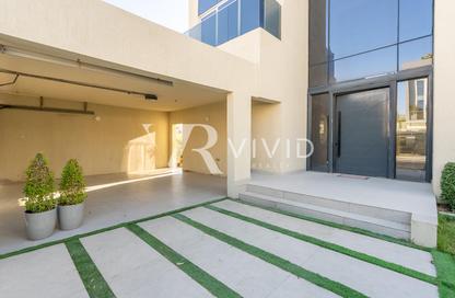 Villa - 5 Bedrooms - 6 Bathrooms for sale in Sunrise Living at Jumeirah Park - District 9 - Jumeirah Park - Dubai Villa - 5 Bedrooms - 6 Bathrooms for sale in Sunrise Living at Jumeirah Park - District 9 - Jumeirah Park - Dubai