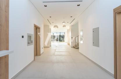 Villa - 5 Bedrooms - 6 Bathrooms for sale in Sunrise Living at Jumeirah Park - District 9 - Jumeirah Park - Dubai Villa - 5 Bedrooms - 6 Bathrooms for sale in Sunrise Living at Jumeirah Park - District 9 - Jumeirah Park - Dubai