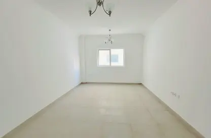 شقة - 2 غرف نوم - 2 حمامات للايجار في مبنى جي جي كو مويلح - تجارية مويلح - الشارقة