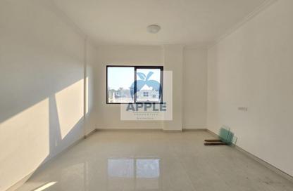 Whole Building - 7+ - 7+ for rent in AlFalah - Muwaileh Commercial - Sharjah