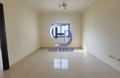 شقة - غرفة نوم - 2 حمامات للايجار في مبنى مويلح - مويلح - الشارقة