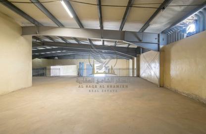 Warehouse - Studio - 2 for rent in Al Jlail - Al Sajaa - Sharjah