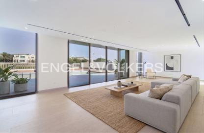 Villa - 5 - 5 for sale in Sunrise Living at Jumeirah Park - District 9 - Jumeirah Park - Dubai Villa - 5 - 5 for sale in Sunrise Living at Jumeirah Park - District 9 - Jumeirah Park - Dubai