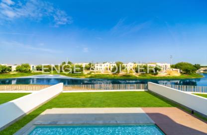 Villa - 5 - 5 for sale in Sunrise Living at Jumeirah Park - District 9 - Jumeirah Park - Dubai Villa - 5 - 5 for sale in Sunrise Living at Jumeirah Park - District 9 - Jumeirah Park - Dubai