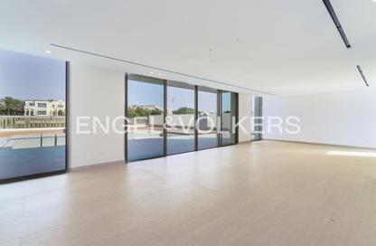 Villa - 5 - 5 for sale in Sunrise Living at Jumeirah Park - District 9 - Jumeirah Park - Dubai