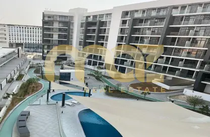 Apartment - 2 Bedrooms - 3 Bathrooms for rent in The Gate - Masdar City - Abu Dhabi