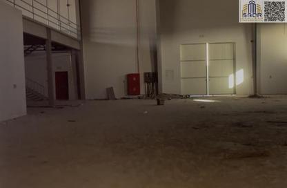 Warehouse - Studio - 4 Bathrooms for rent in Umm Al Thuoob - Umm Al Quwain