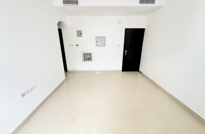 Apartment - 1 - 1 for rent in Muwailih Building - Muwaileh - Sharjah