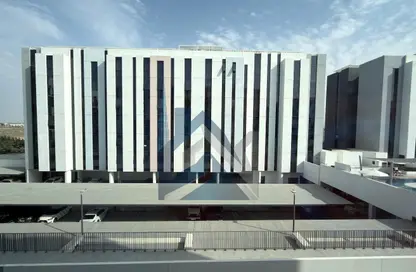 شقة - غرفة نوم - 2 حمامات للايجار في إيست فييليدج - الجادة - الشارقة