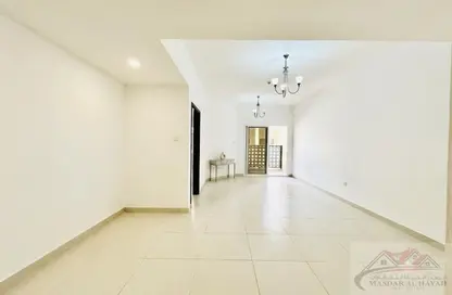 Apartment - 1 Bedroom - 2 Bathrooms for rent in Muwaileh 29 Building - Muwaileh - Sharjah