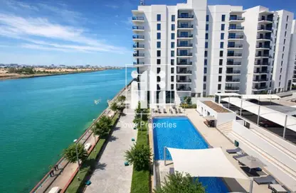Apartment - 3 Bedrooms - 4 Bathrooms for sale in Waters Edge - Yas Island - Abu Dhabi
