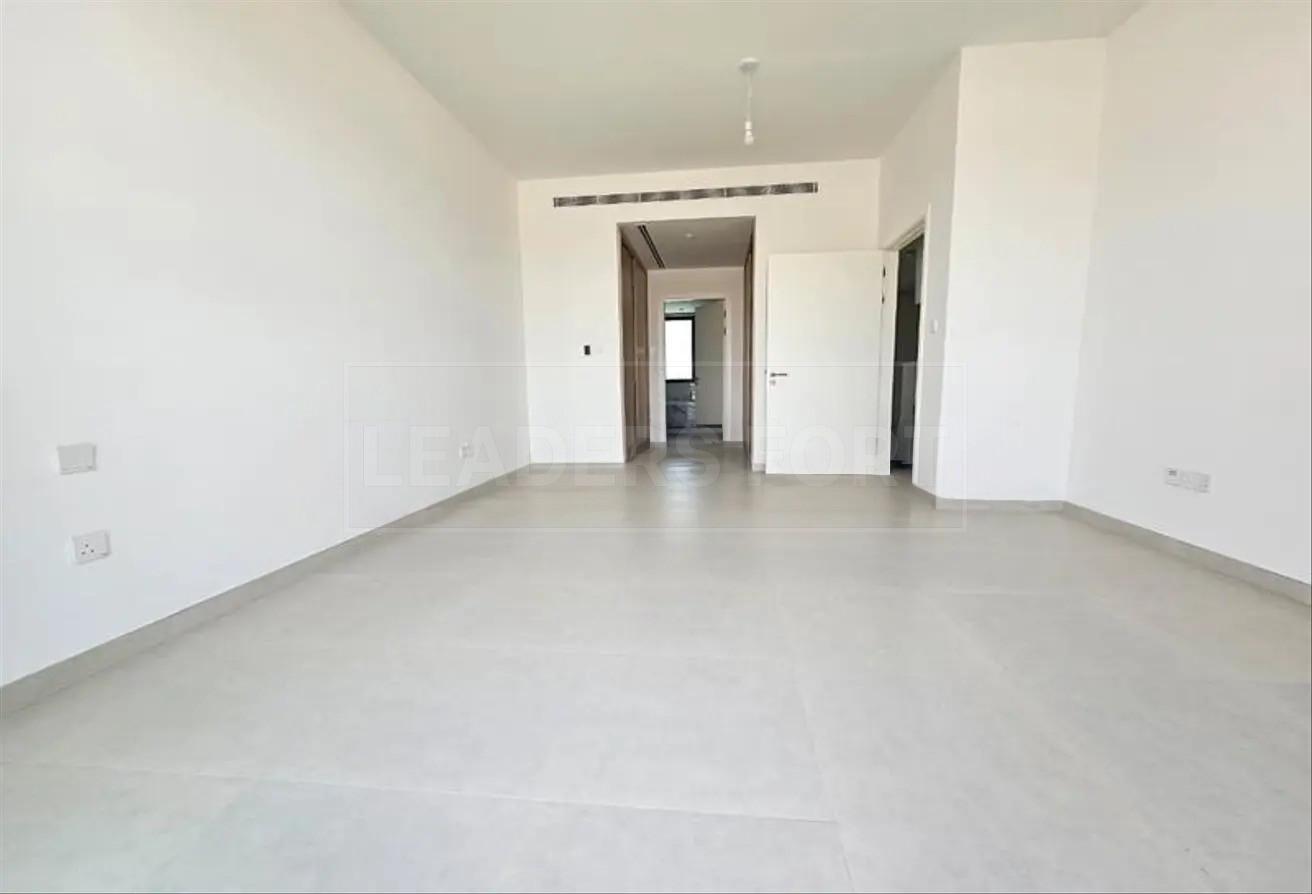 4BR+M Corner | Near to Pool | AED 300K - 4 Cheques photo 12