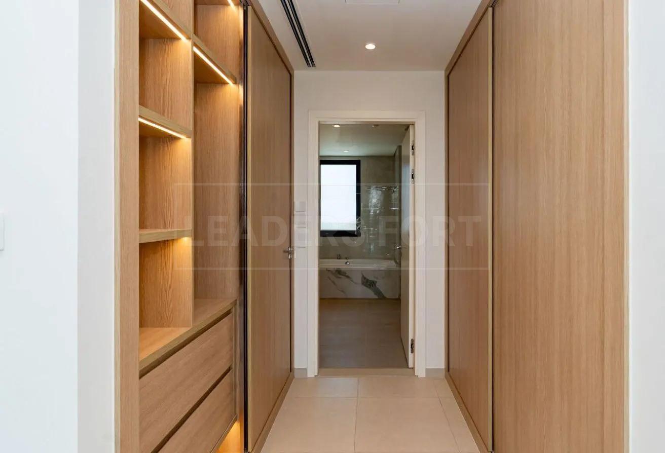 4BR+M Corner | Near to Pool | AED 300K - 4 Cheques photo 11