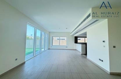 Villa - 4 - 5 for rent in Legacy Nova Villas - District 9 - Jumeirah Park - Dubai