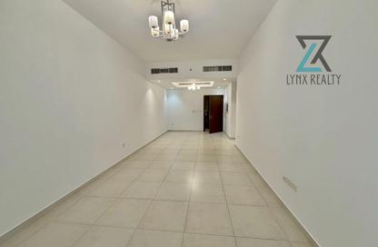 Apartment - 2 - 3 for rent in Airport View Building - Al Garhoud - Dubai