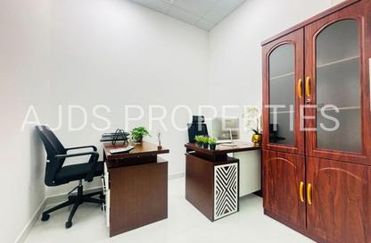 Office Space - Studio - 1 Bathroom for rent in Red Avenue - Al Garhoud - Dubai