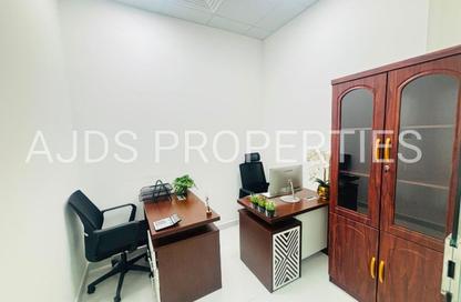 Office Space - Studio - 1 Bathroom for rent in Red Avenue - Al Garhoud - Dubai
