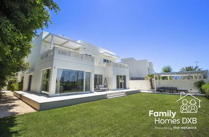 Villa - 4 Bedrooms - 5 Bathrooms for rent in Meadows 4 - Meadows - Dubai