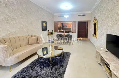 شقة - غرفة نوم - 2 حمامات للايجار في قمر 5 - مدينة بدر - المحيصنة - دبي