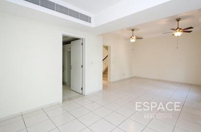 Villa - 3 Bedrooms - 3 Bathrooms for rent in Forat - The Lakes - Dubai