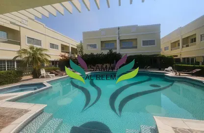 Villa - 4 Bedrooms - 3 Bathrooms for rent in Jumeirah 1 Villas - Jumeirah 1 - Jumeirah - Dubai