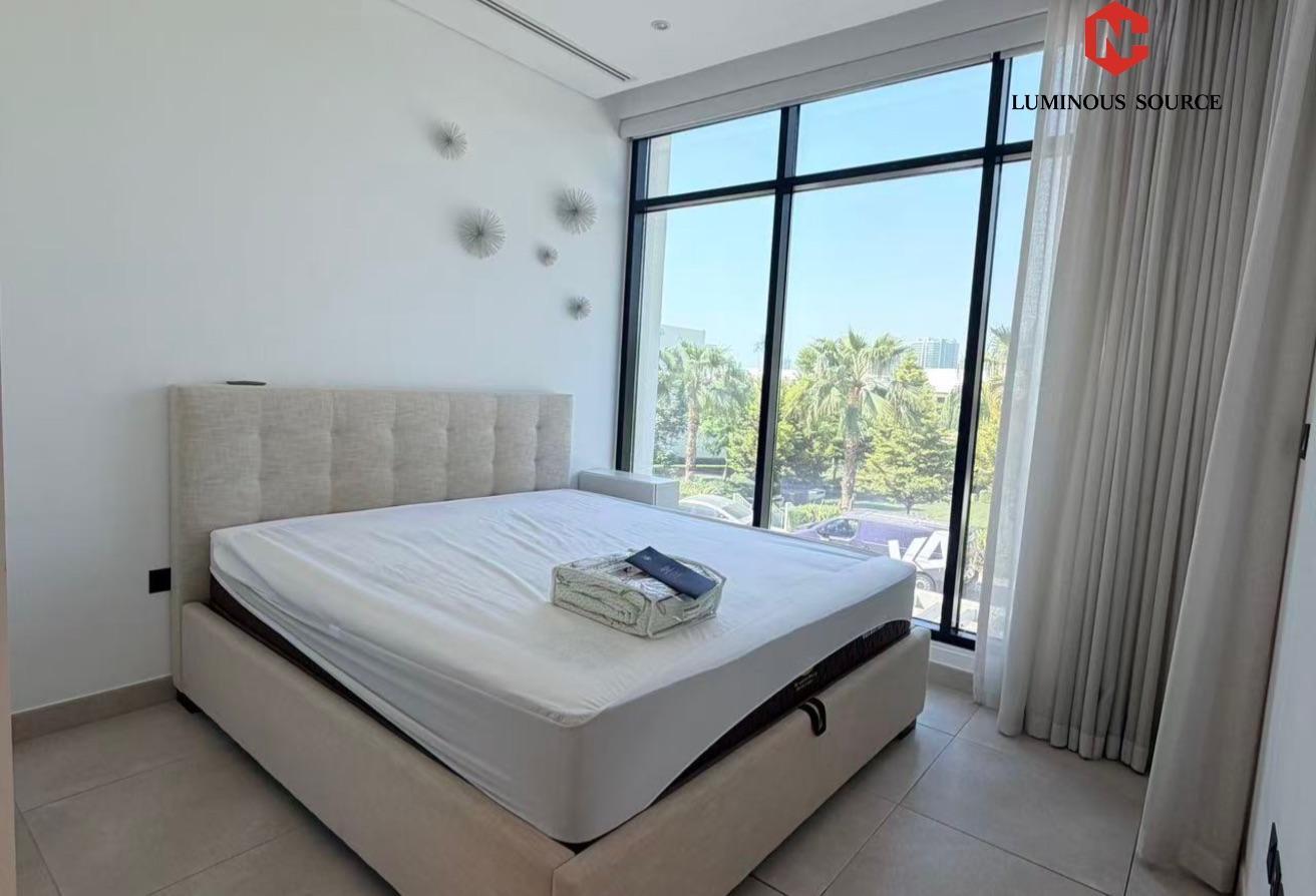 Golf View/ Spacious Layout/ Vacant photo 6