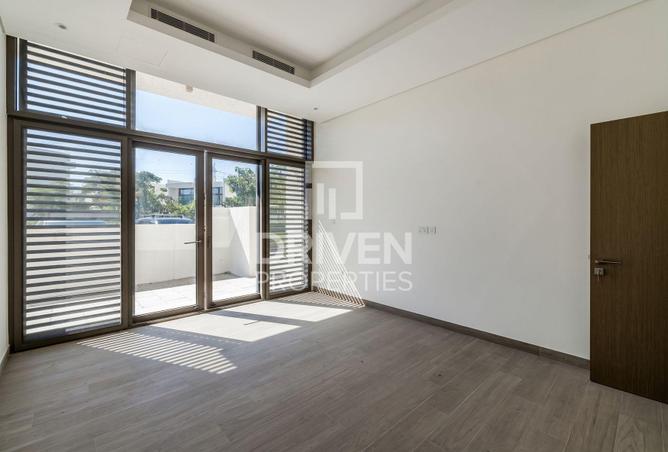 104681115 - Property Image 2