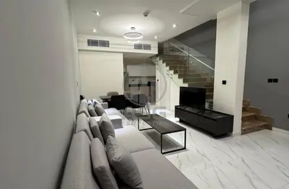 شقة - غرفة نوم - 2 حمامات للايجار في روكان 3 - روكان - دبي لاند - دبي