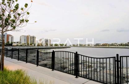 Villa - 3 Bedrooms - 4 Bathrooms for rent in Sur La Mer 1 - Sur La Mer - Jumeirah 1 - Jumeirah - Dubai