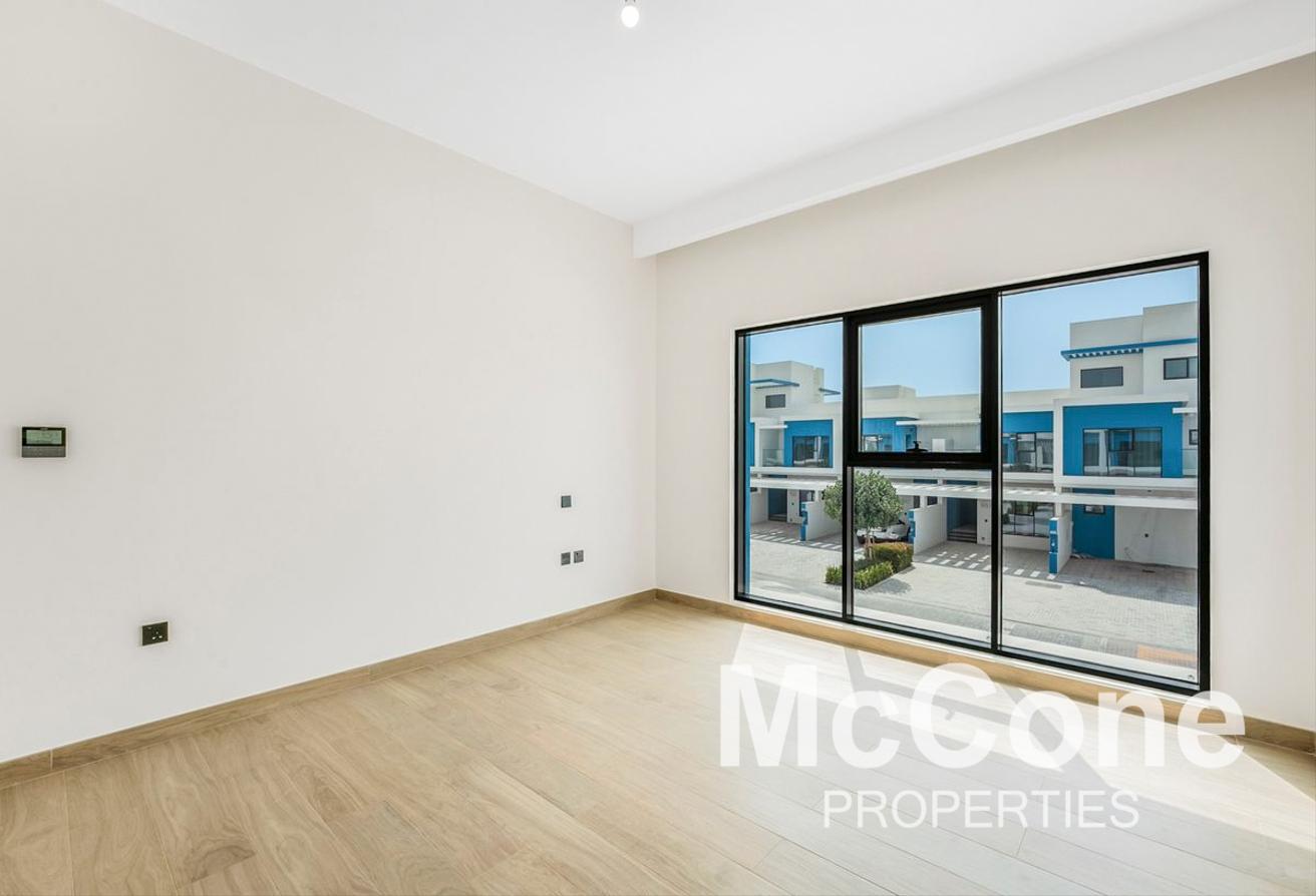 Vacant | Middle Unit | Flexible Cheques photo 16