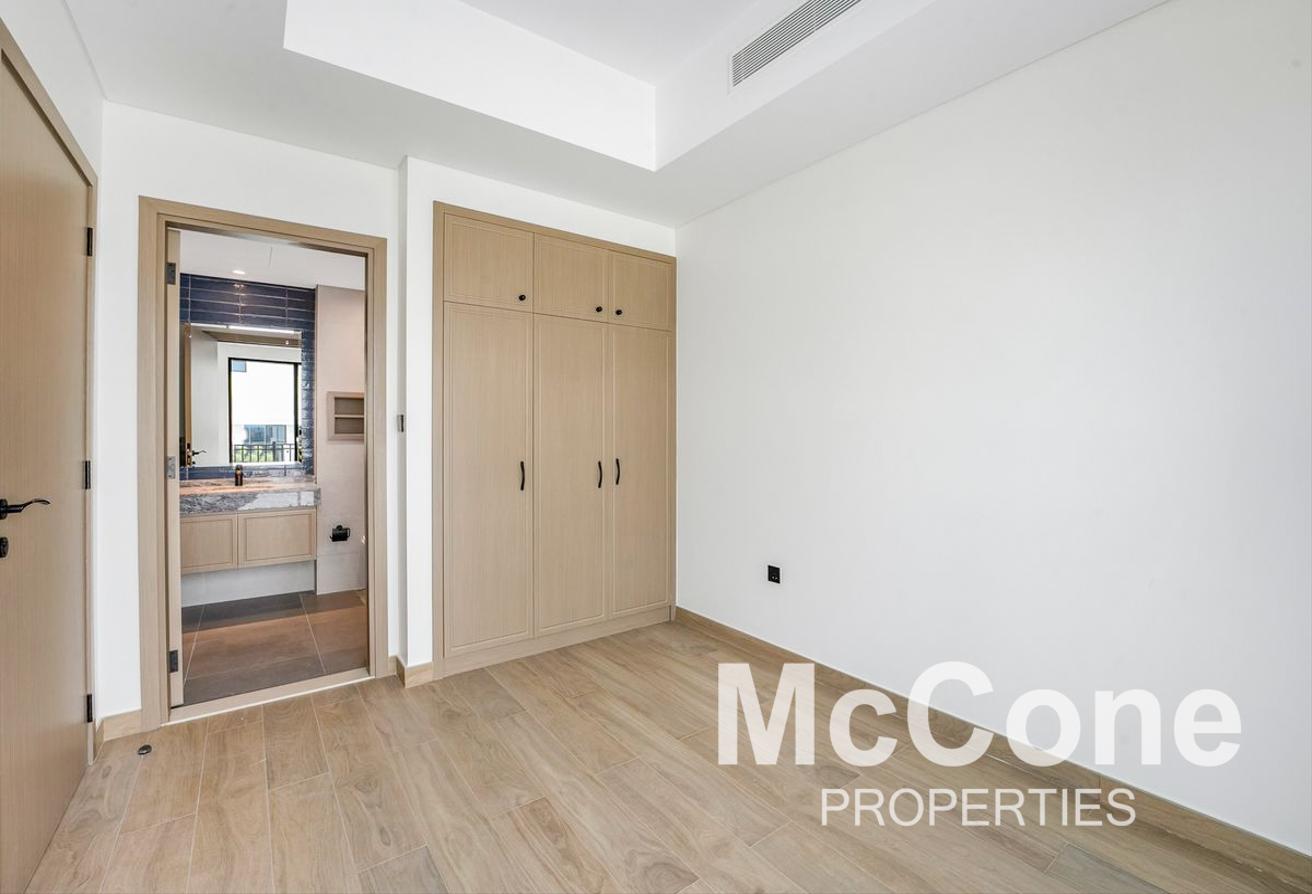 Vacant | Middle Unit | Flexible Cheques photo 8